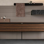 Mobile bagno Azzurra con venatura dei frontali in bilia e senso vena orizzontale.